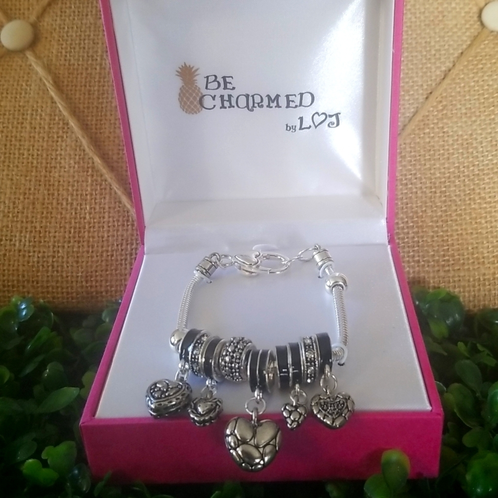 Beautiful be charmed bracelet by L♡J